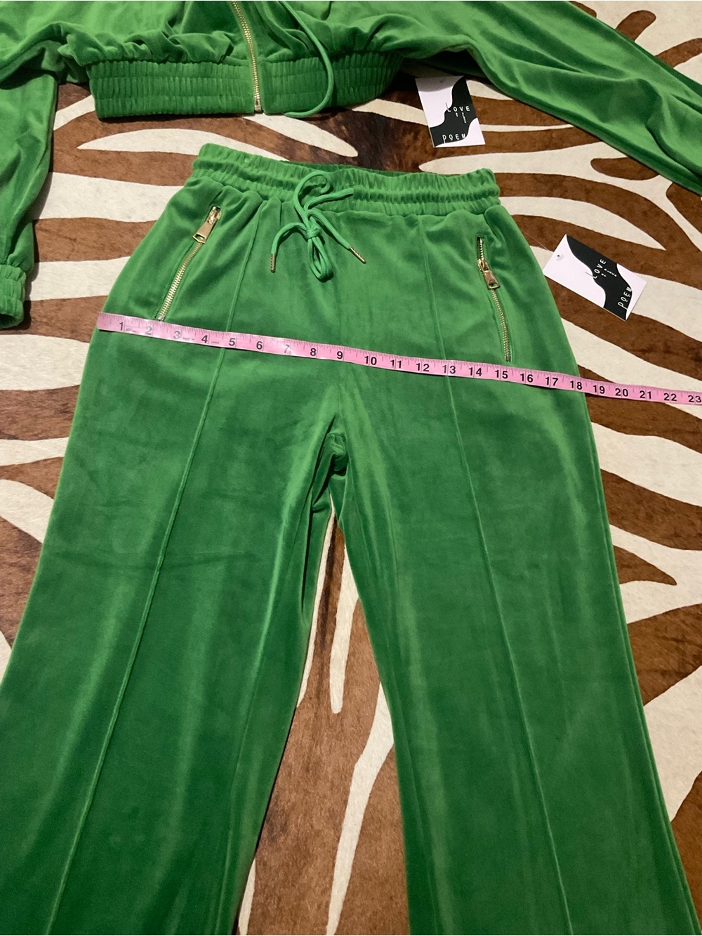 NWT Vibrant Green Velour Track Suit Cropped Jacket Wide Leg Pants Size Small - Picture 8 of 12